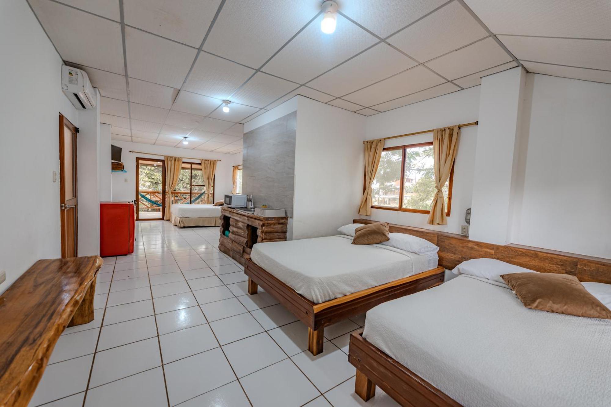 Hotel Nantu Hosteria Puerto Lopez Bagian luar foto