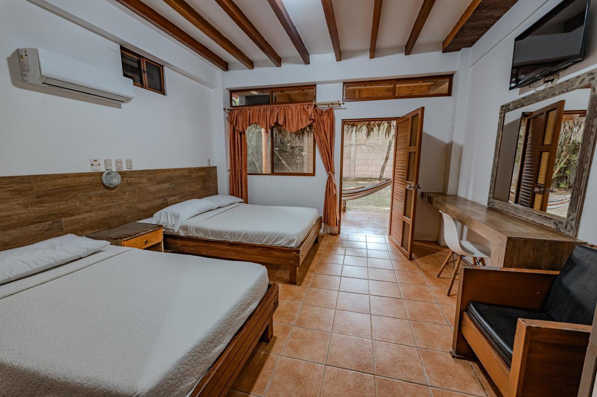 Hotel Nantu Hosteria Puerto Lopez Bagian luar foto