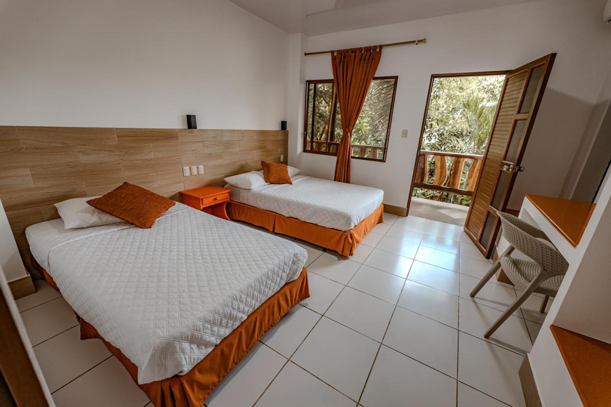 Hotel Nantu Hosteria Puerto Lopez Bagian luar foto