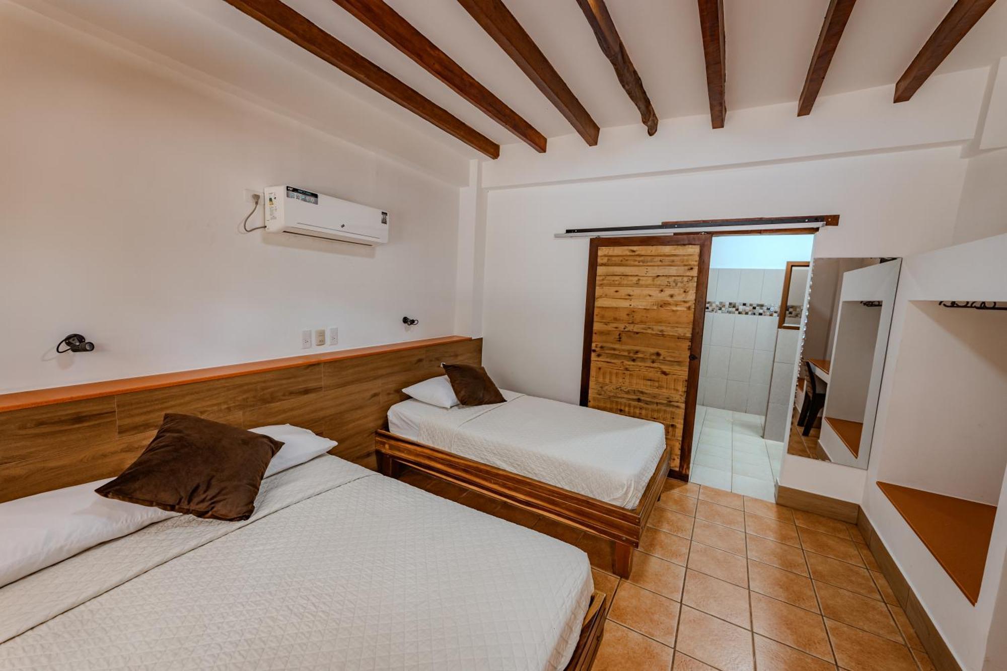 Hotel Nantu Hosteria Puerto Lopez Bagian luar foto