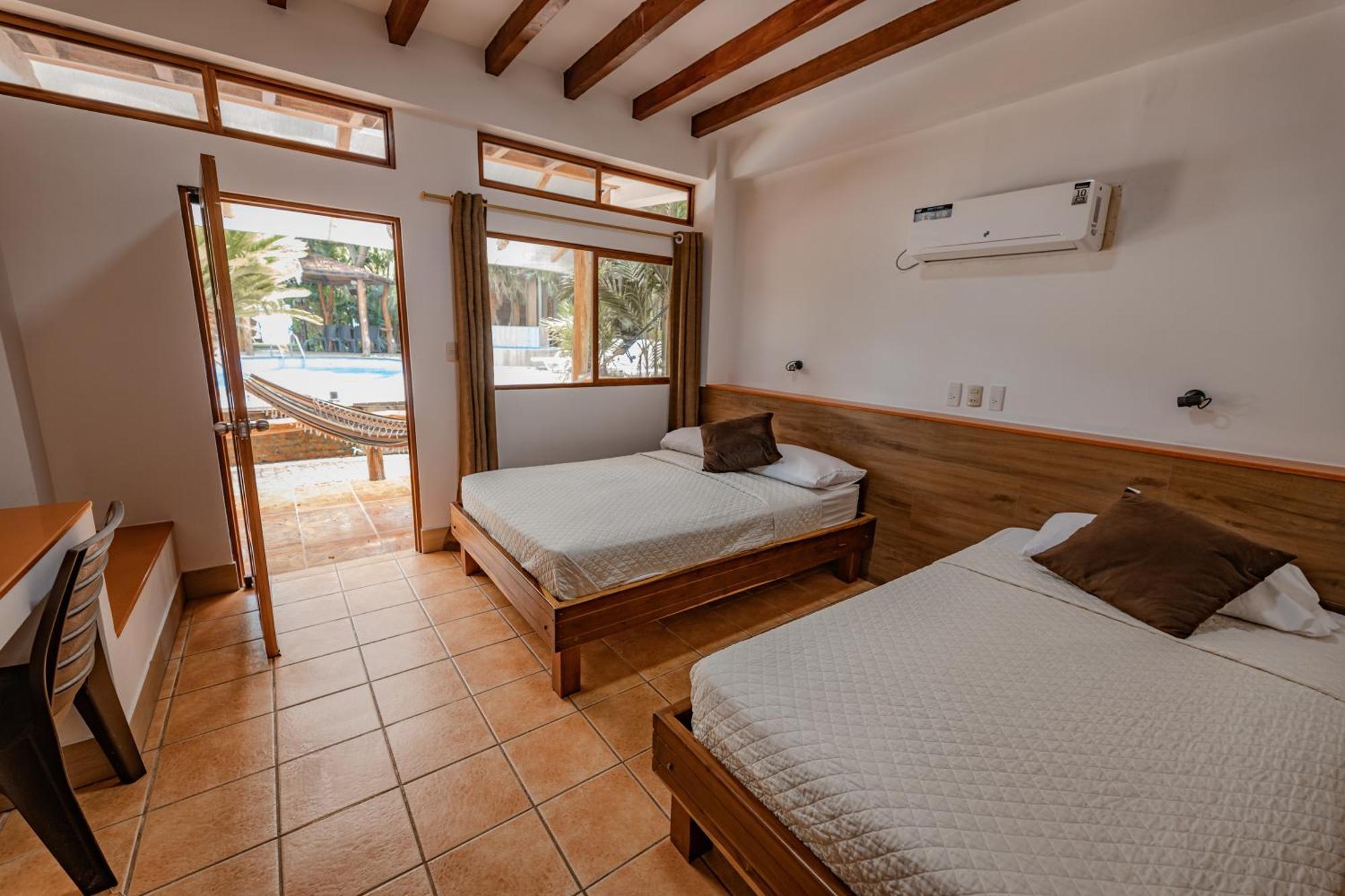 Hotel Nantu Hosteria Puerto Lopez Bagian luar foto